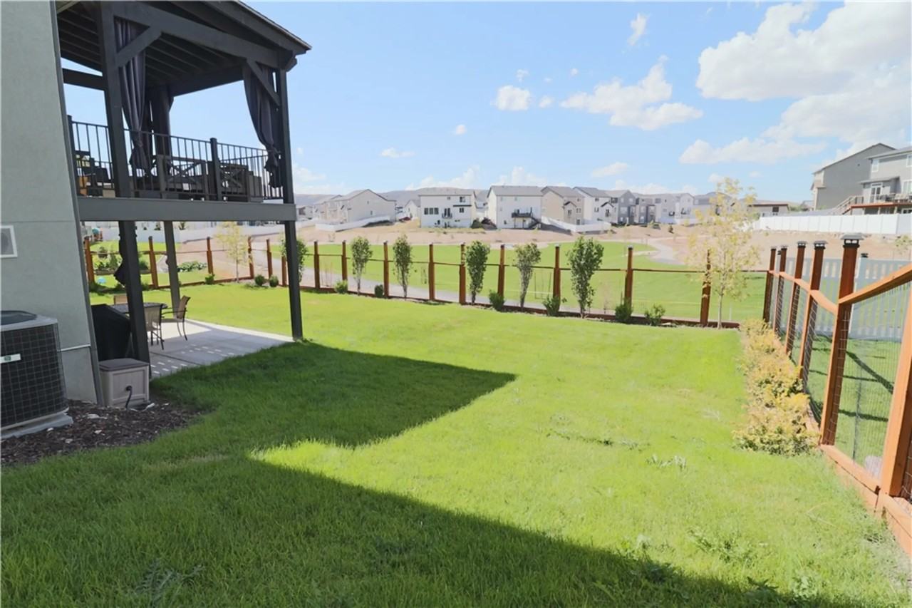 8373 N Sun Crest Dr - Photo 3 of 43