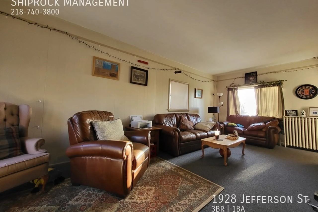 1928 Jefferson St - Photo 2 of 15