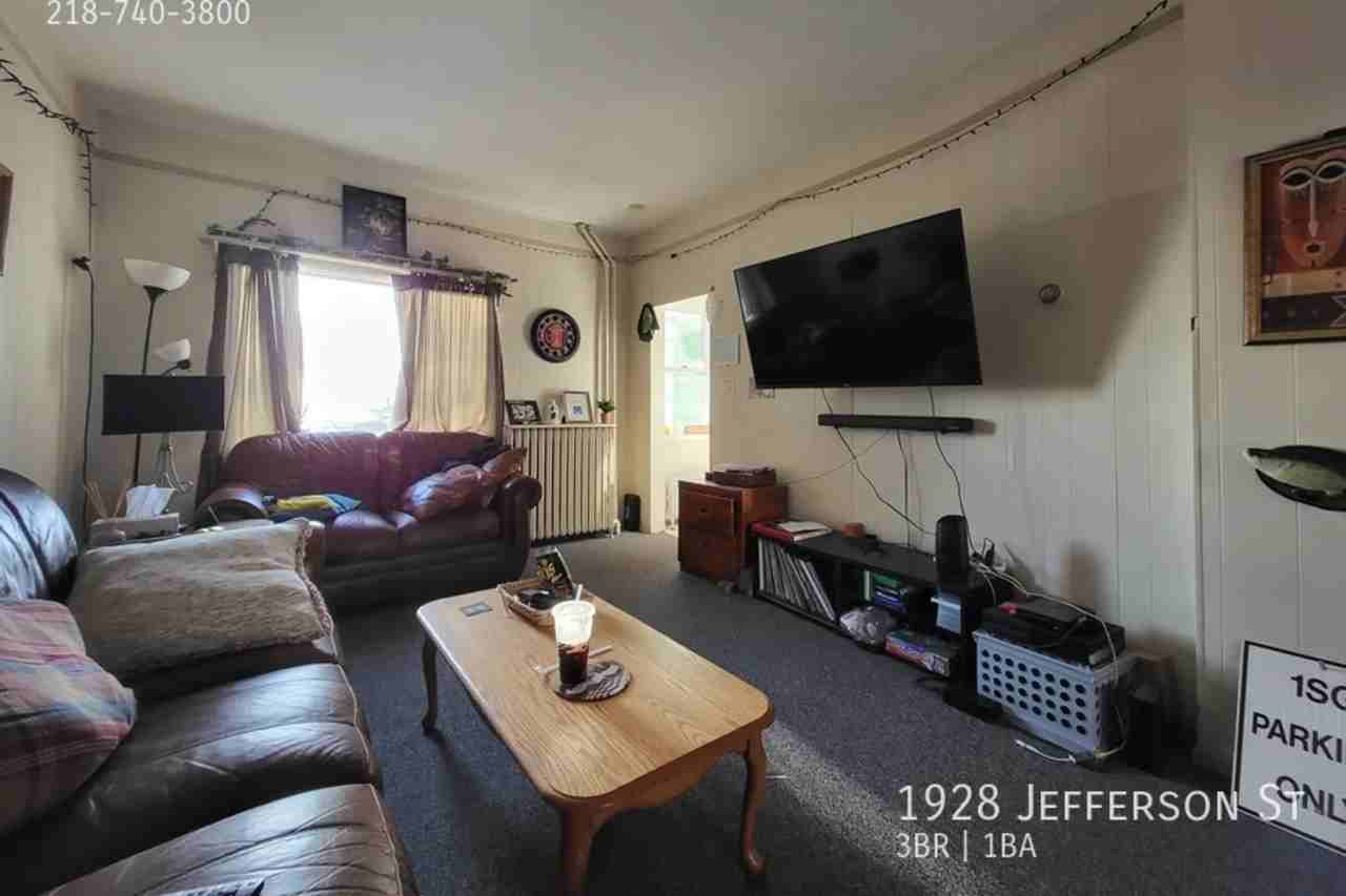 1928 Jefferson St - Photo 3 of 15