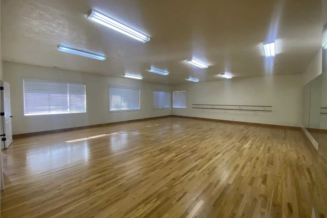 128 Mckinley - Photo 2 of 13