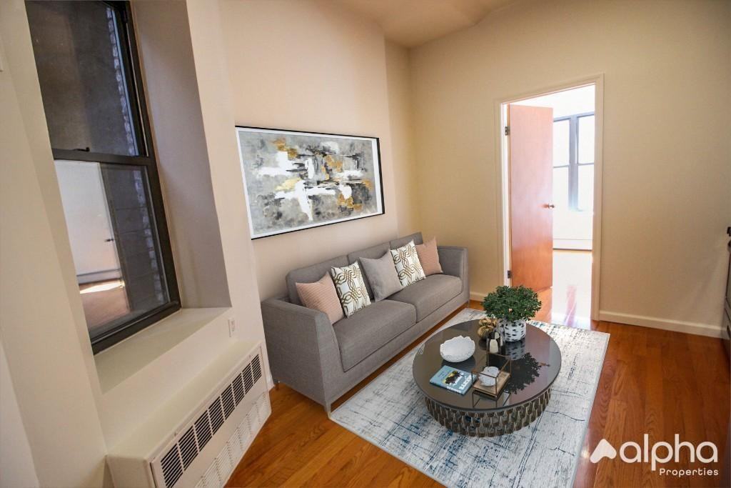 199 Henry St #4