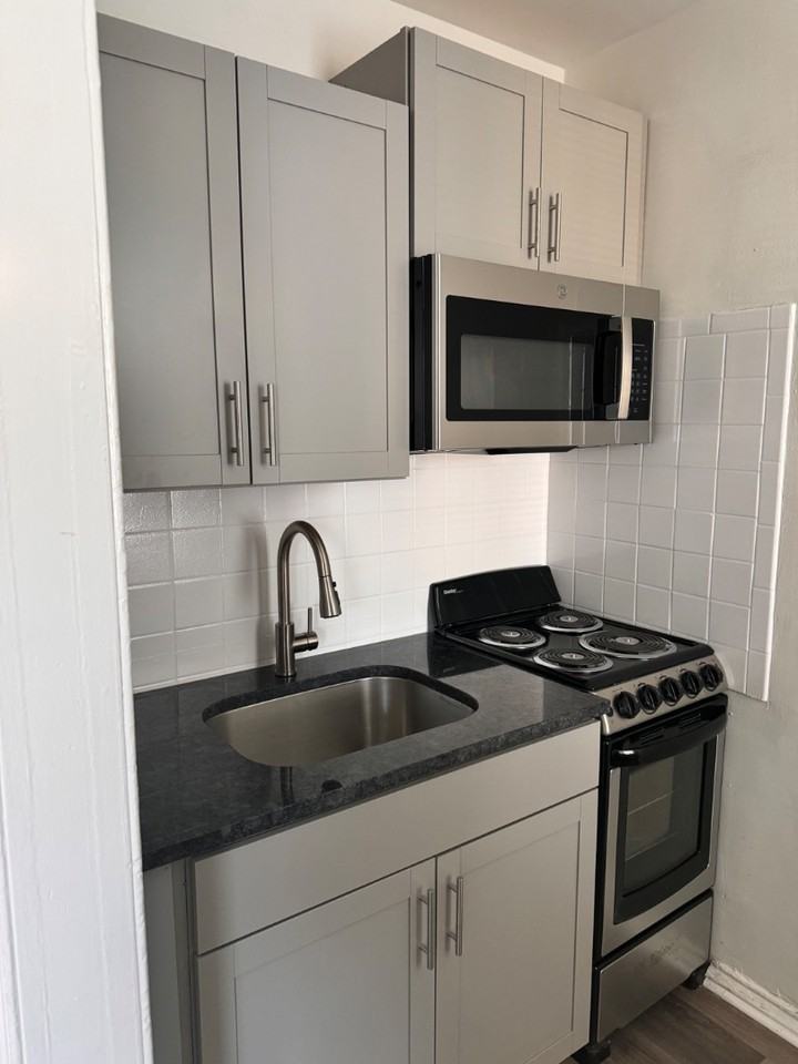 103 Maplewood (5600 Greene St) - Photo 3 of 8