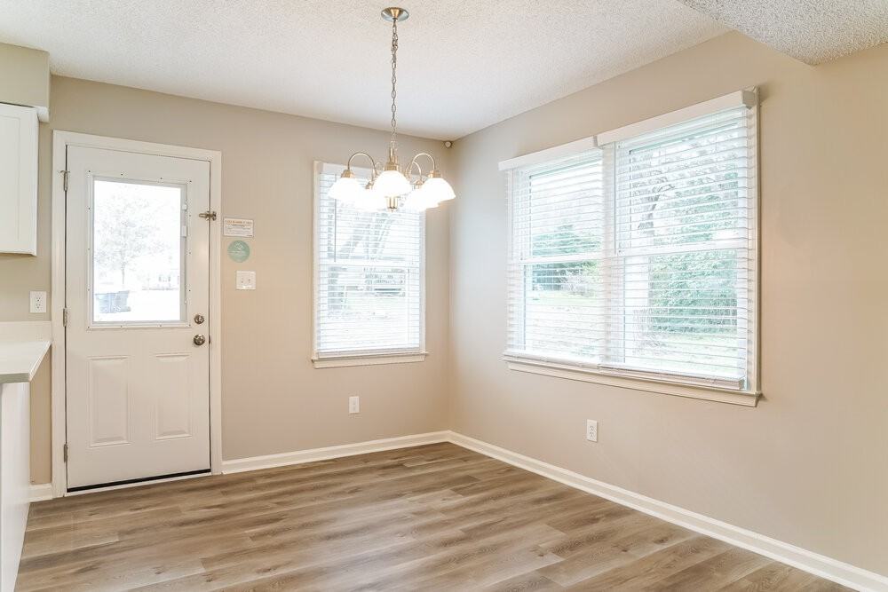 5309 Thistlebrook Ct - Photo 7 of 17