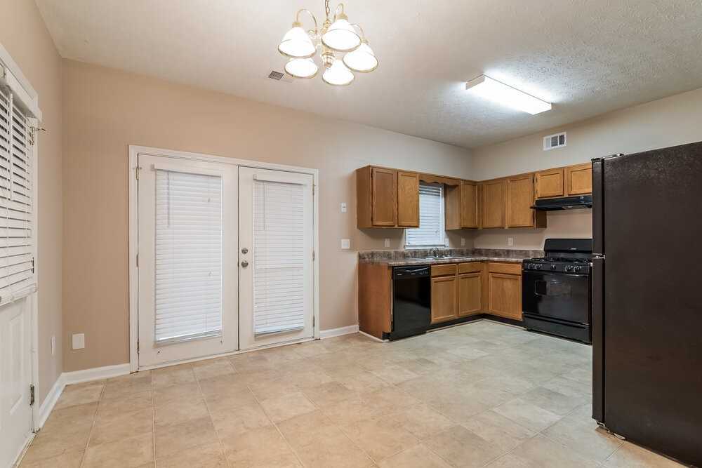 36 Stonehaven Dr - Photo 6 of 17