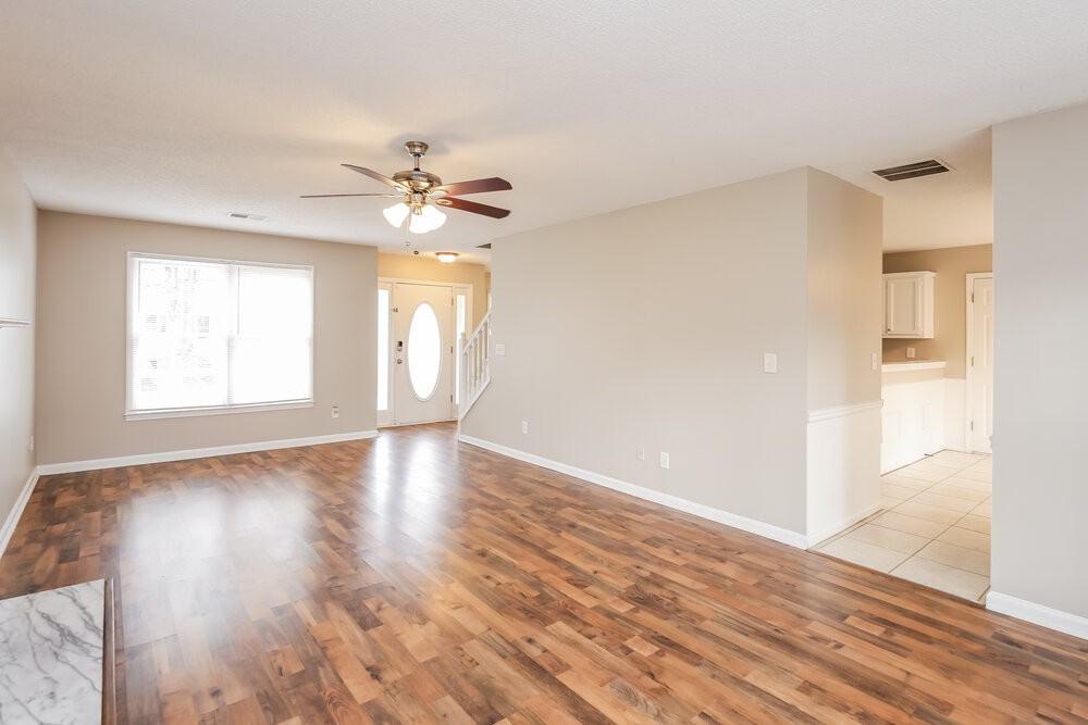 460 Heathgate Dr - Photo 5 of 17