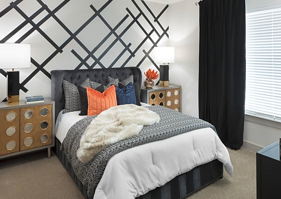 1419 Montrose Boulevard #12.365 - Photo 4 of 10