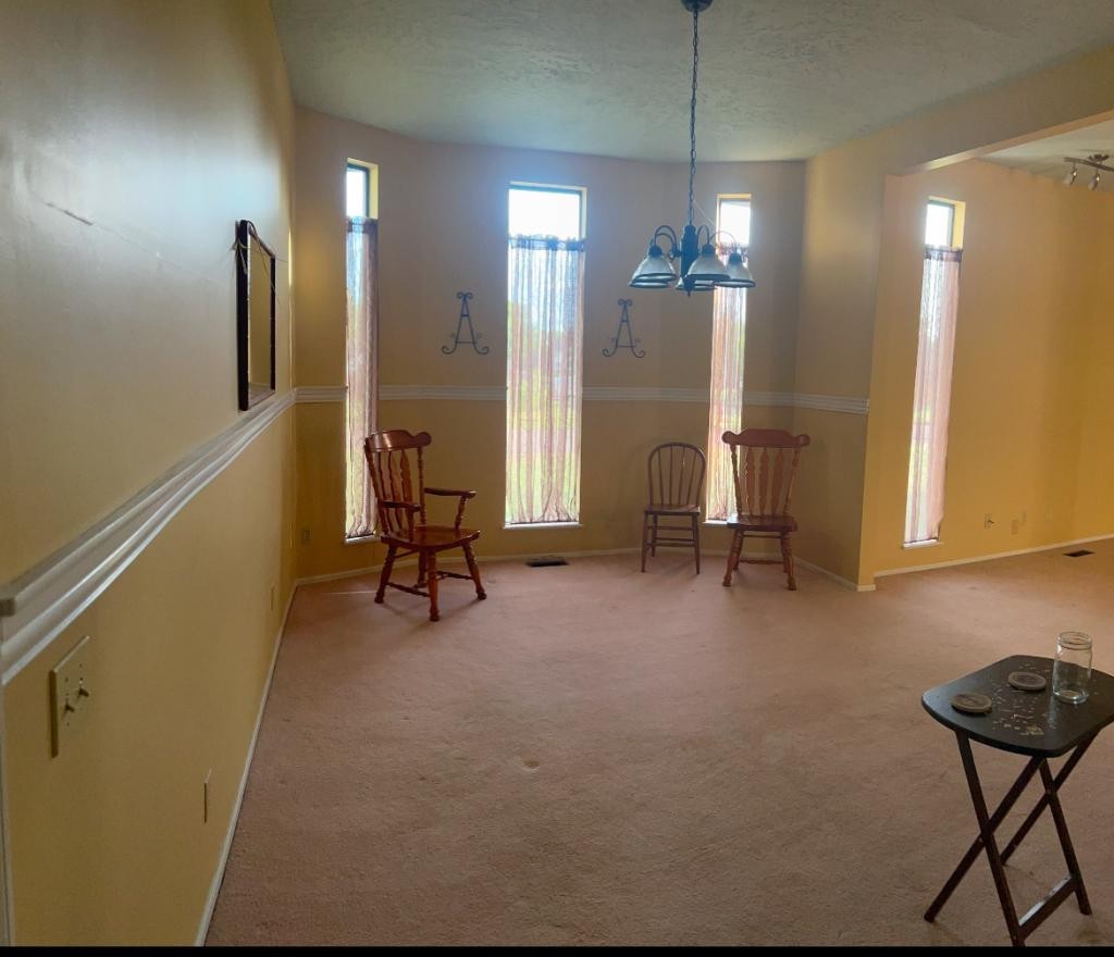 1023 N 7th St - Photo 2 of 10