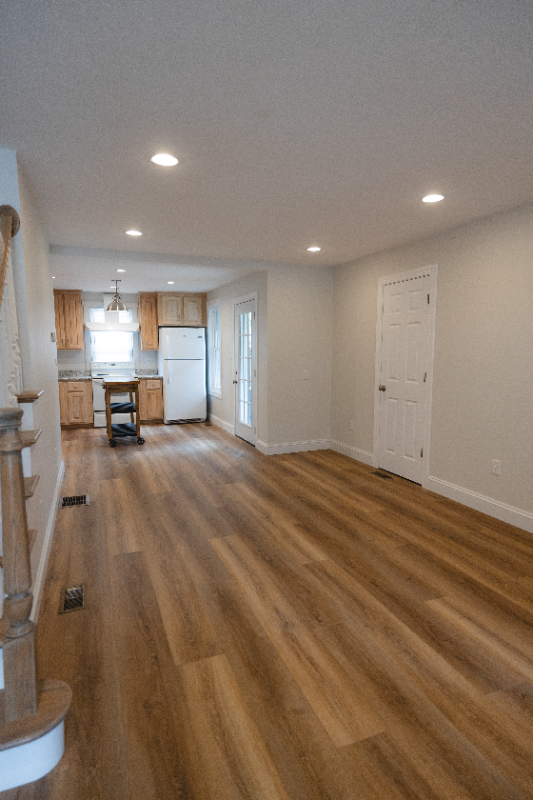 252 Locust St - Photo 3 of 20