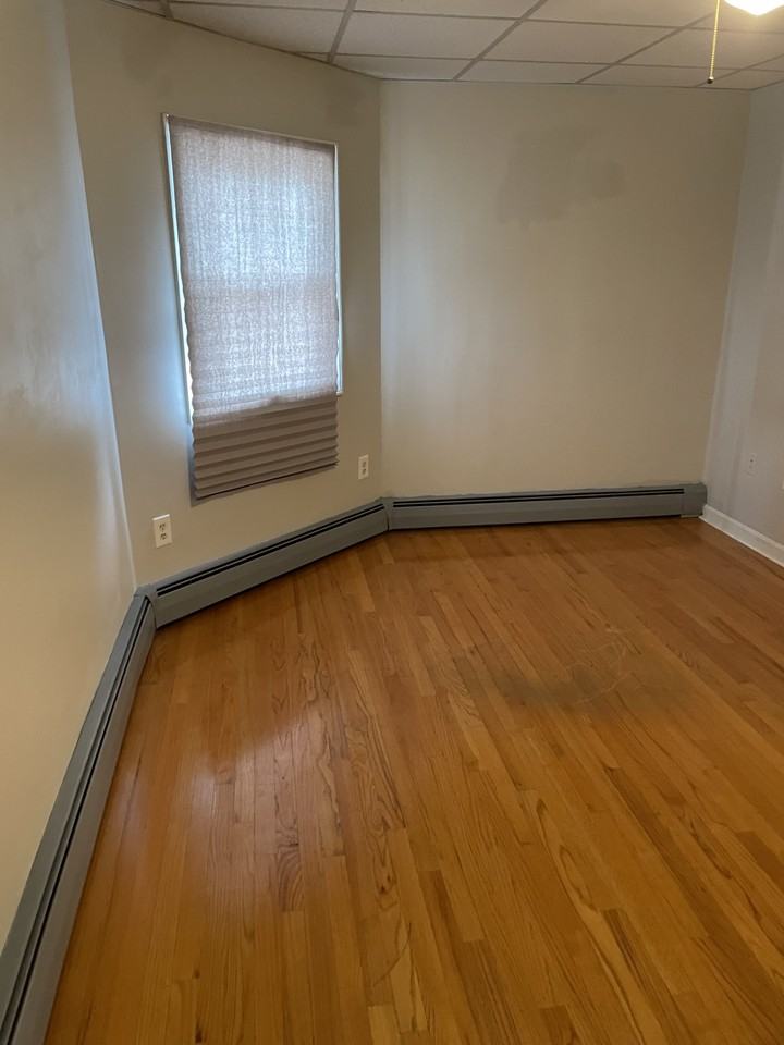 338 Ferry St #1EAST - Photo 3 of 12