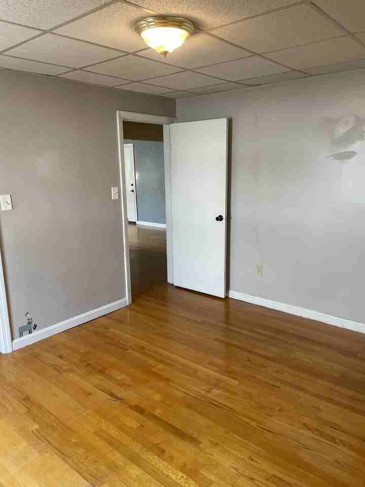 338 Ferry St #1EAST - Photo 4 of 12