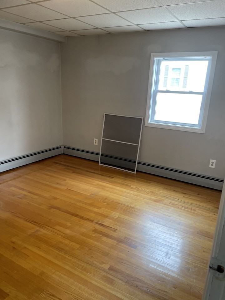 338 Ferry St #1EAST - Photo 7 of 12