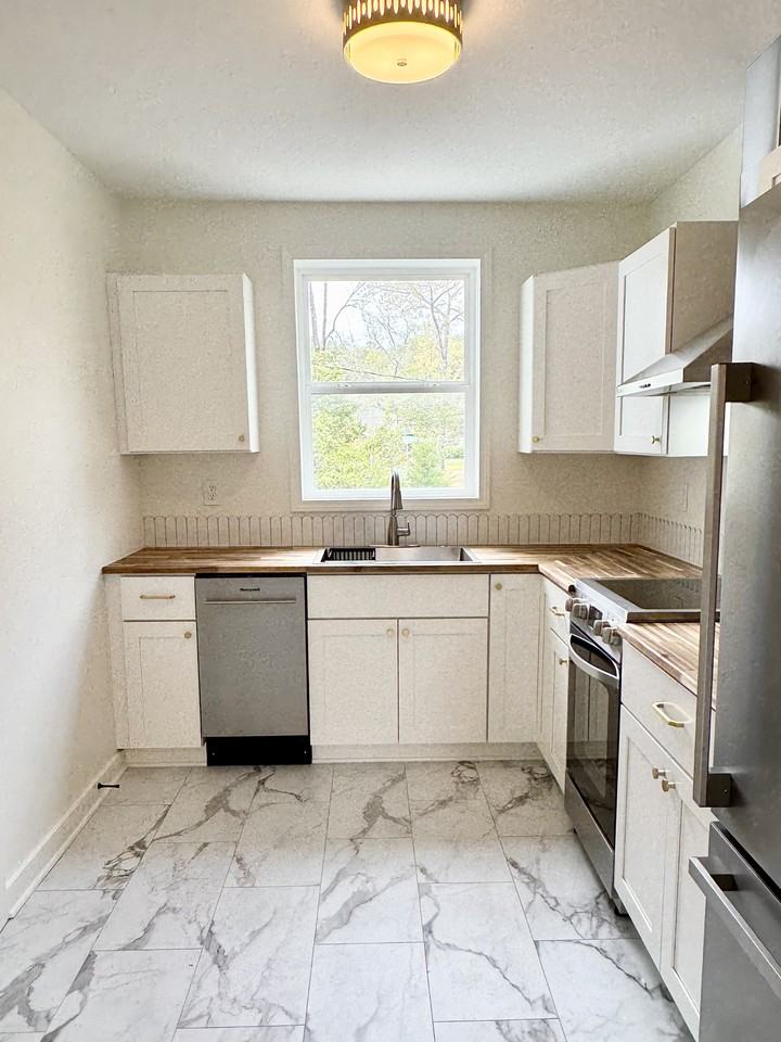 404 19th St E #2 - Photo 6 of 13