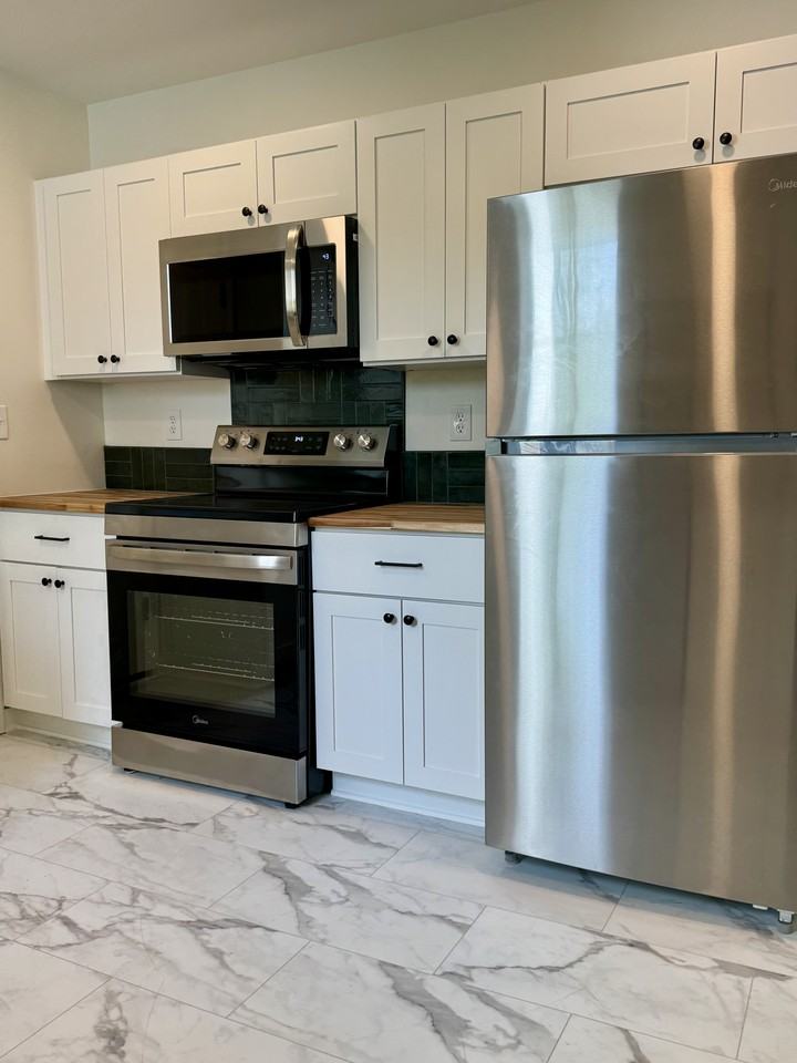 404 19th St E #1 - Photo 6 of 11