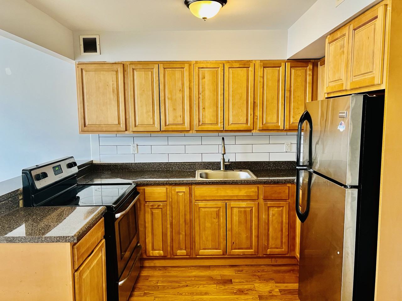 147 Main St #2G - Photo 3 of 8