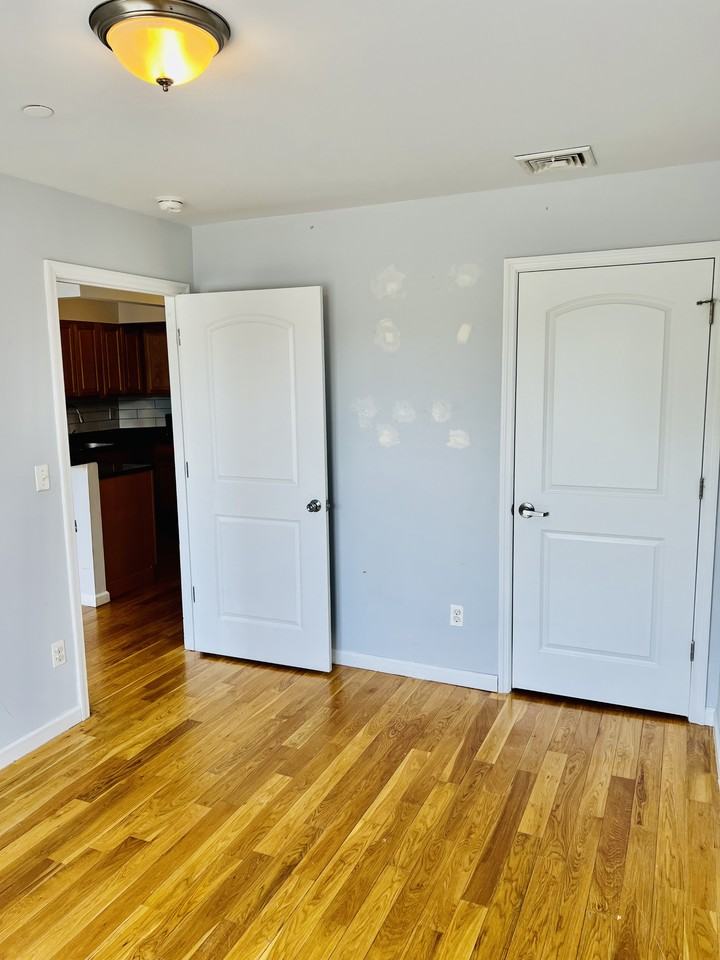 147 Main St #2G - Photo 4 of 8