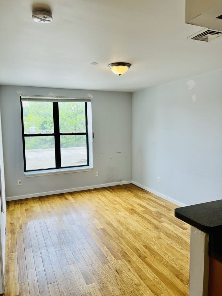 147 Main St #2G - Photo 5 of 8