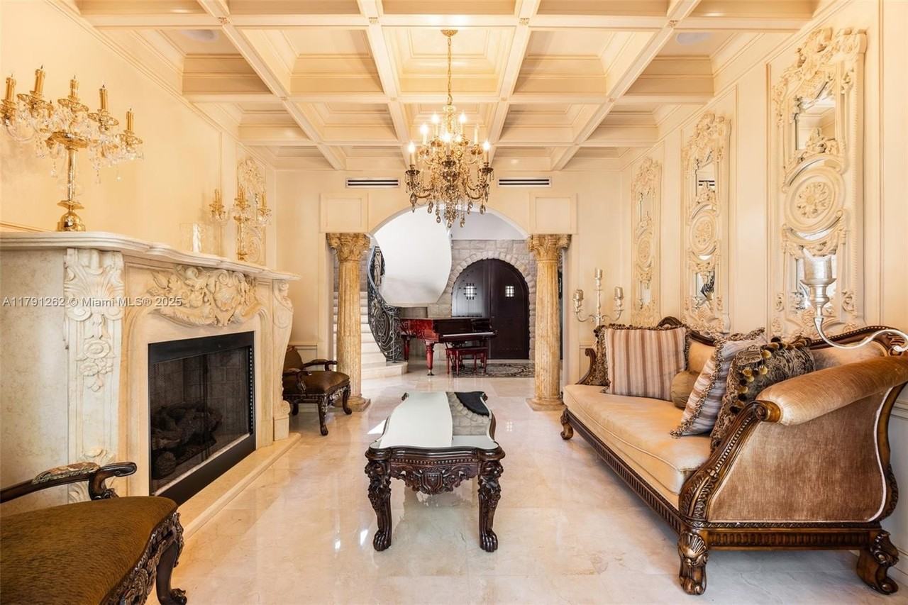 6016 Leonardo St - Photo 6 of 45