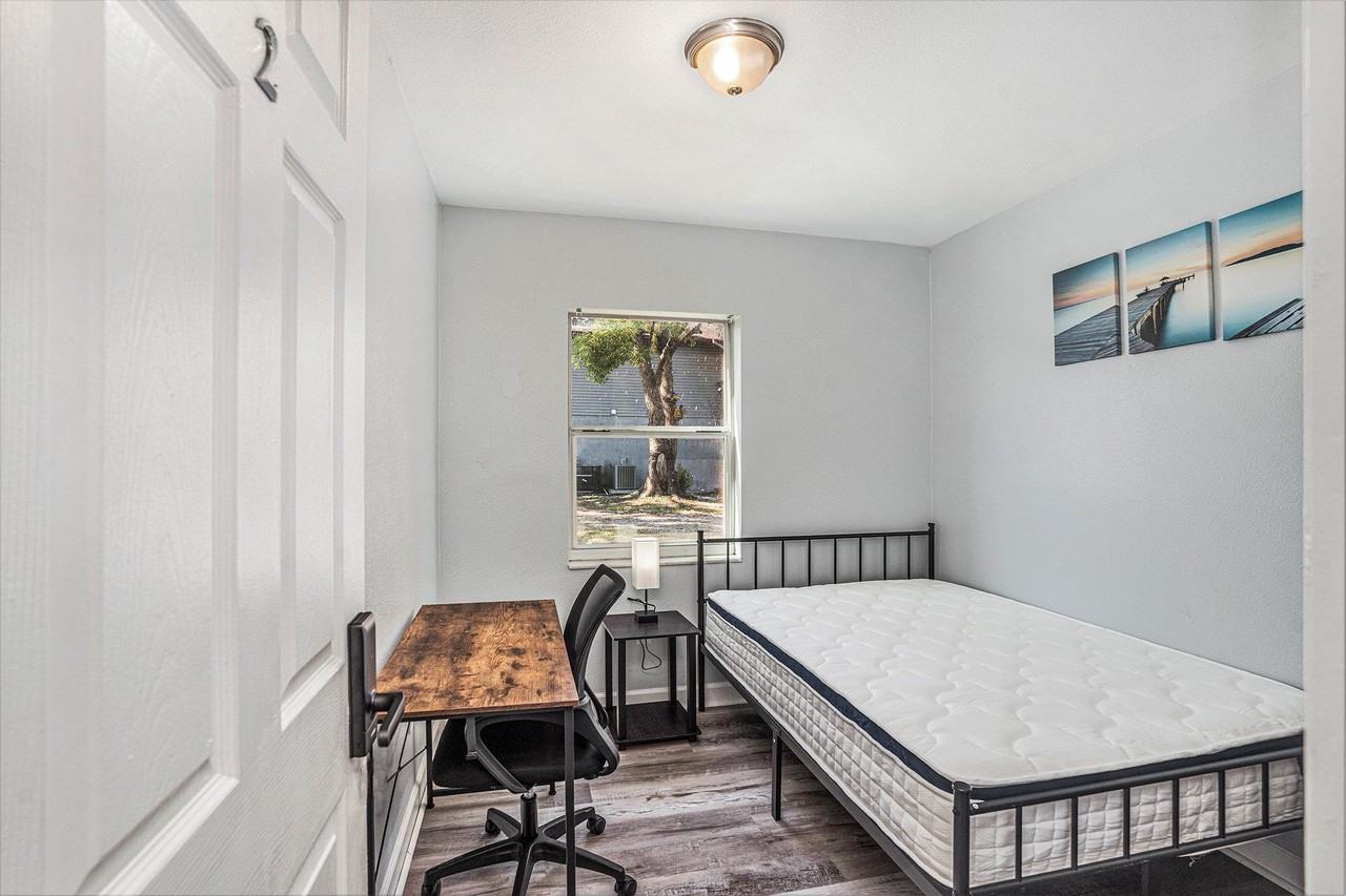 Maydell Dr - Photo 5 of 6