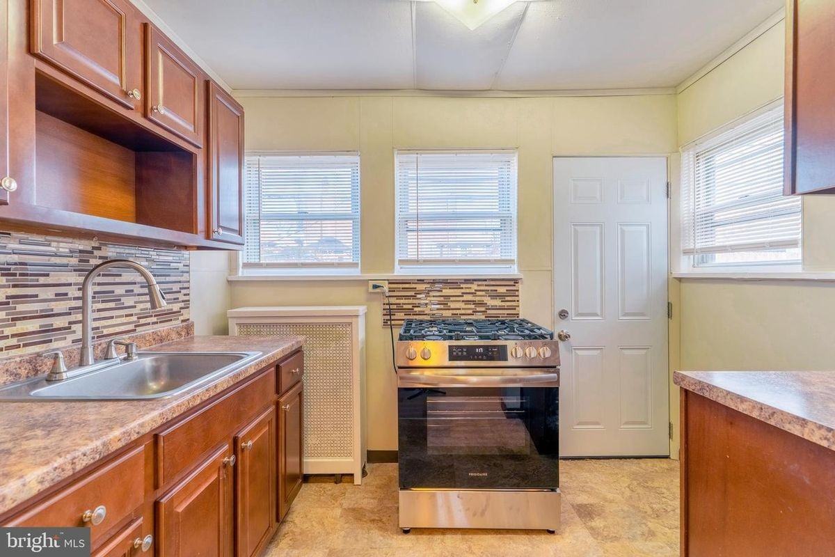 4507 Unruh Ave - Photo 4 of 13