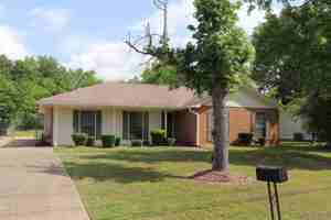 featured image of 3421 Herbert Dr