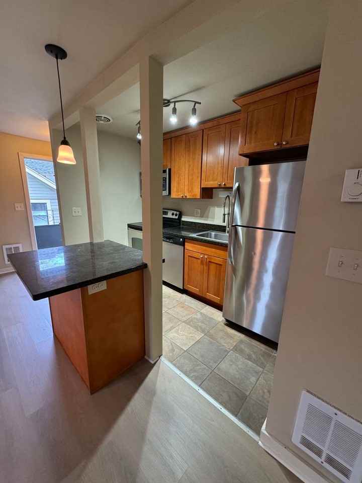 3620 Dayton Ave N - Photo 5 of 9