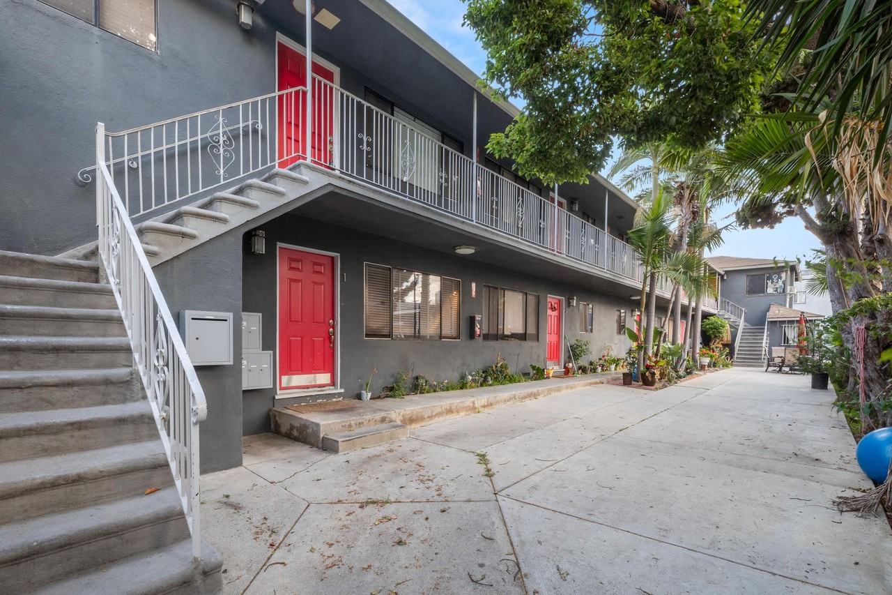 1056 E 6th, Long Beach - Photo 5 of 7