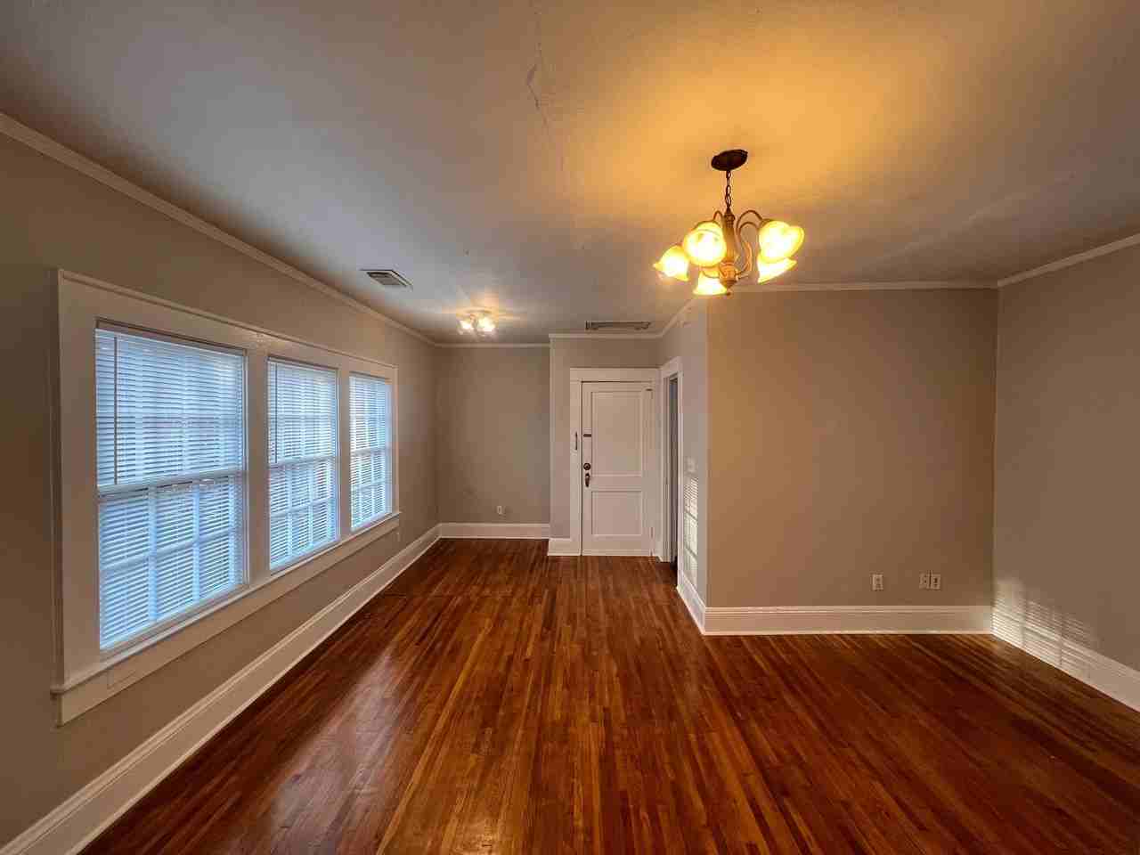 316 Caplewood Drive - Photo 3 of 10