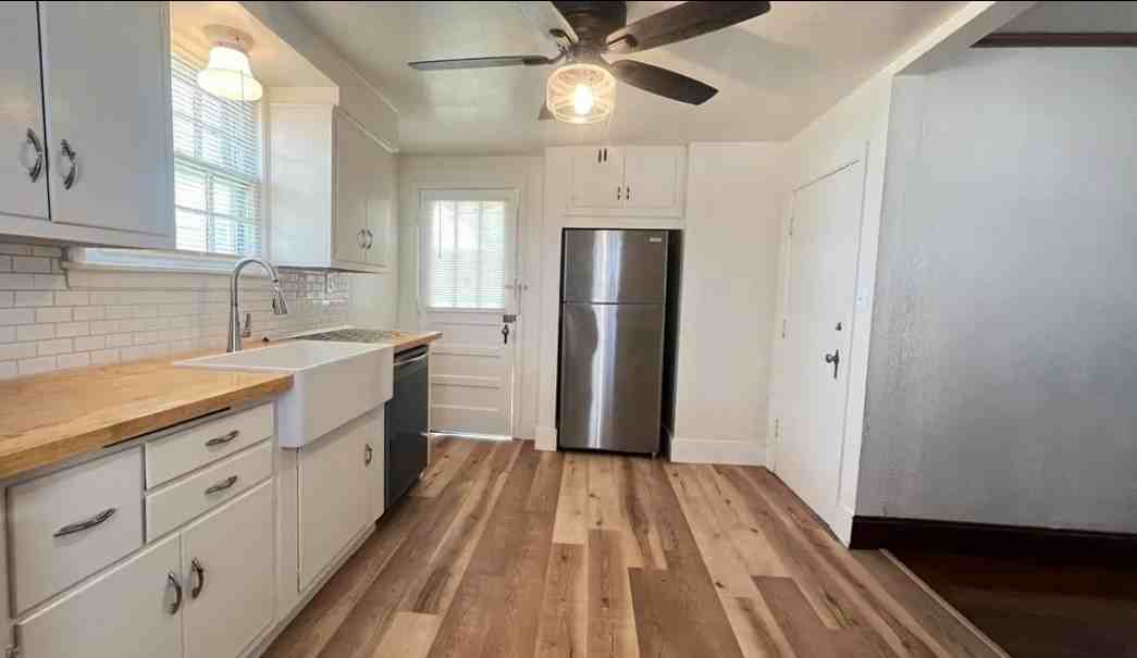 1101 20th St #NA - Photo 3 of 13