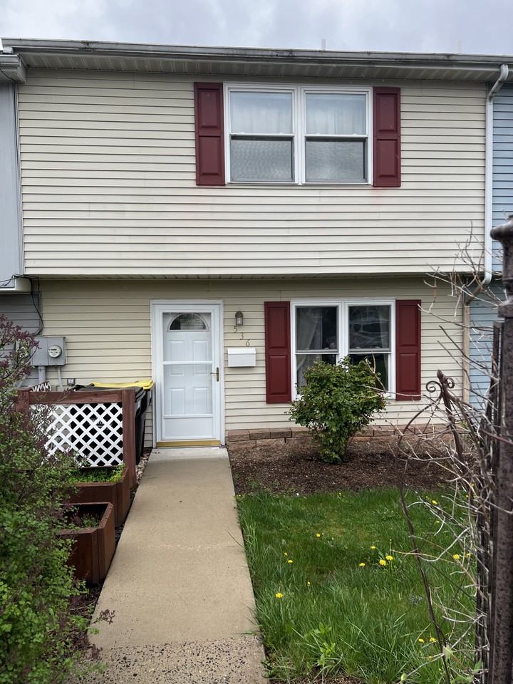 536 Colonial Dr #536 - Photo 2 of 24