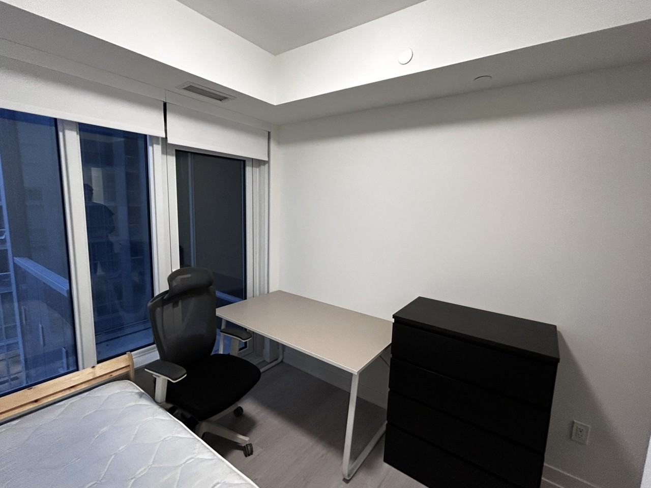 11 Yorkville Ave - Photo 3 of 7