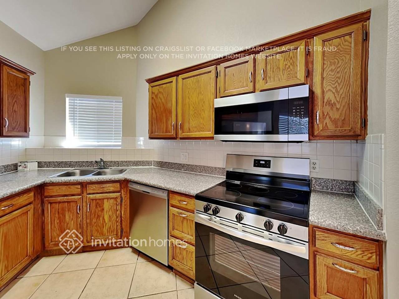 11324 N 81st Dr - Photo 5 of 15