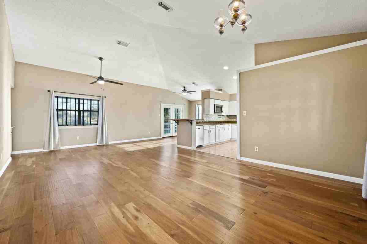 105 Deep Lake Cir - Photo 3 of 12