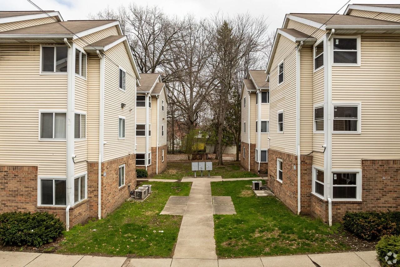 University Commons Apartments - Photo 3 of 13