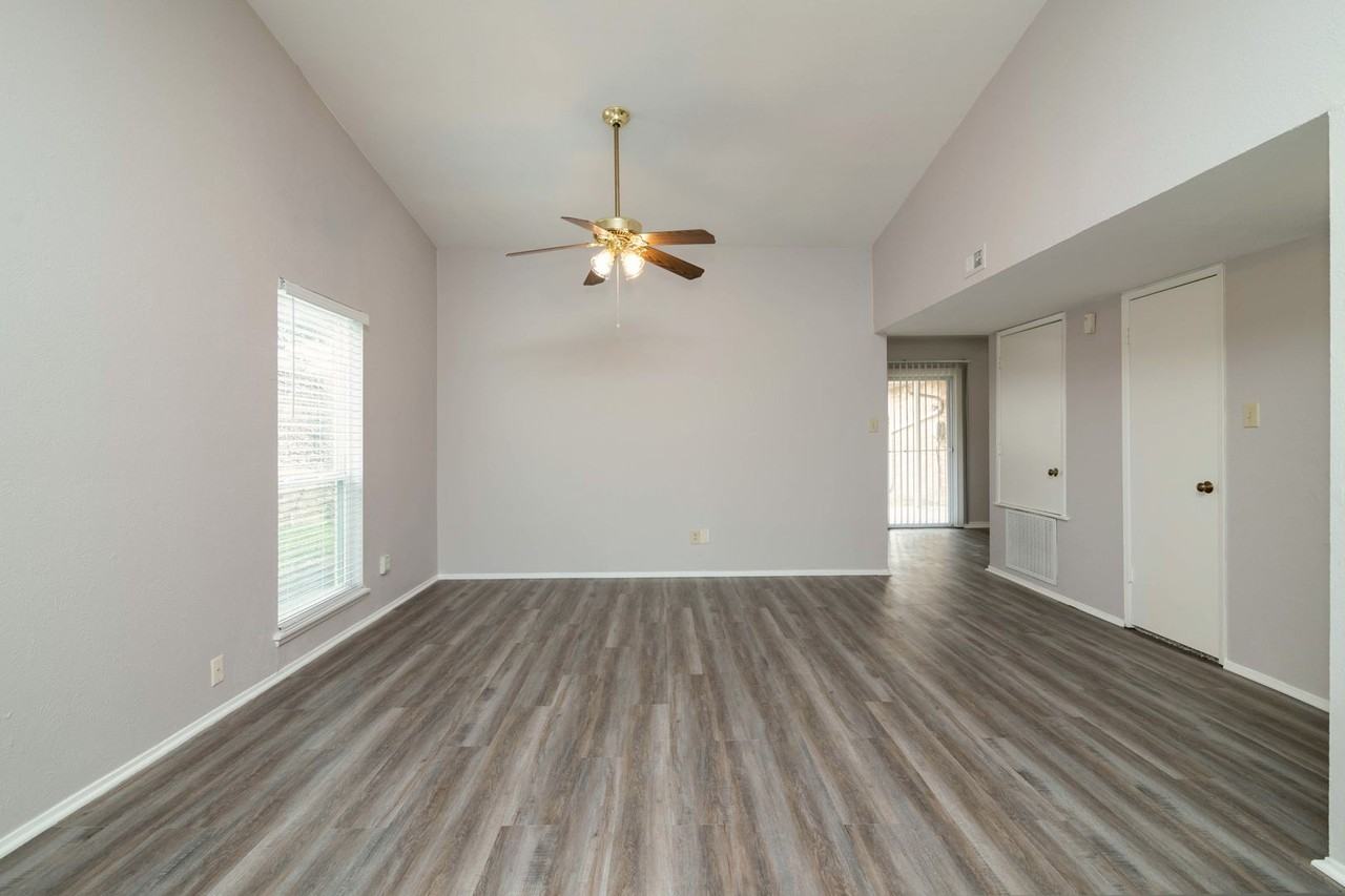 524 White Oak St - Photo 5 of 19