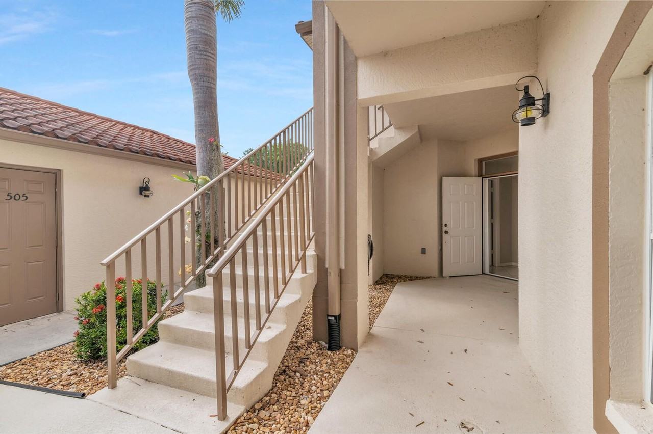 242 Newport Drive #504 - Photo 4 of 42