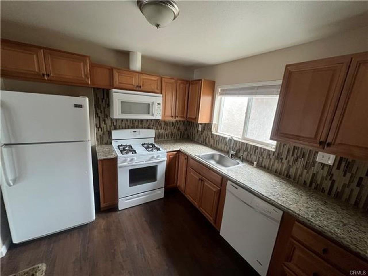 206 N Lindsay St - Photo 2 of 8