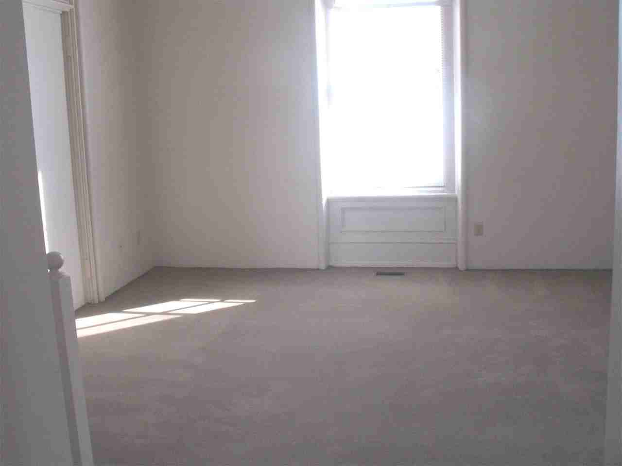 423 Penn St #1 - Photo 3 of 5