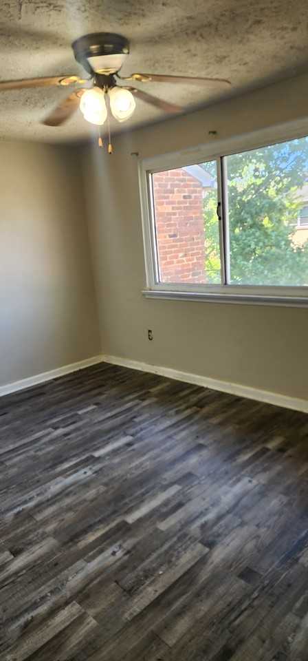 1919 Addison Rd S #1919 - Photo 3 of 12