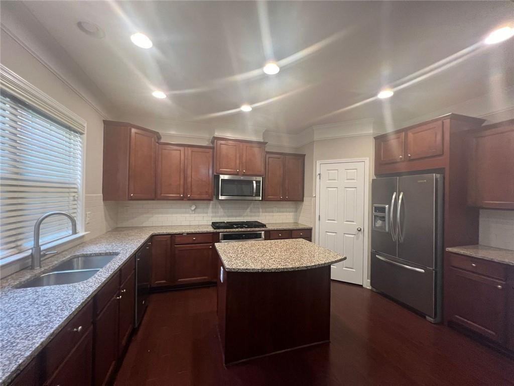 1654 Woodbridge Ln Ne #1 - Photo 4 of 10