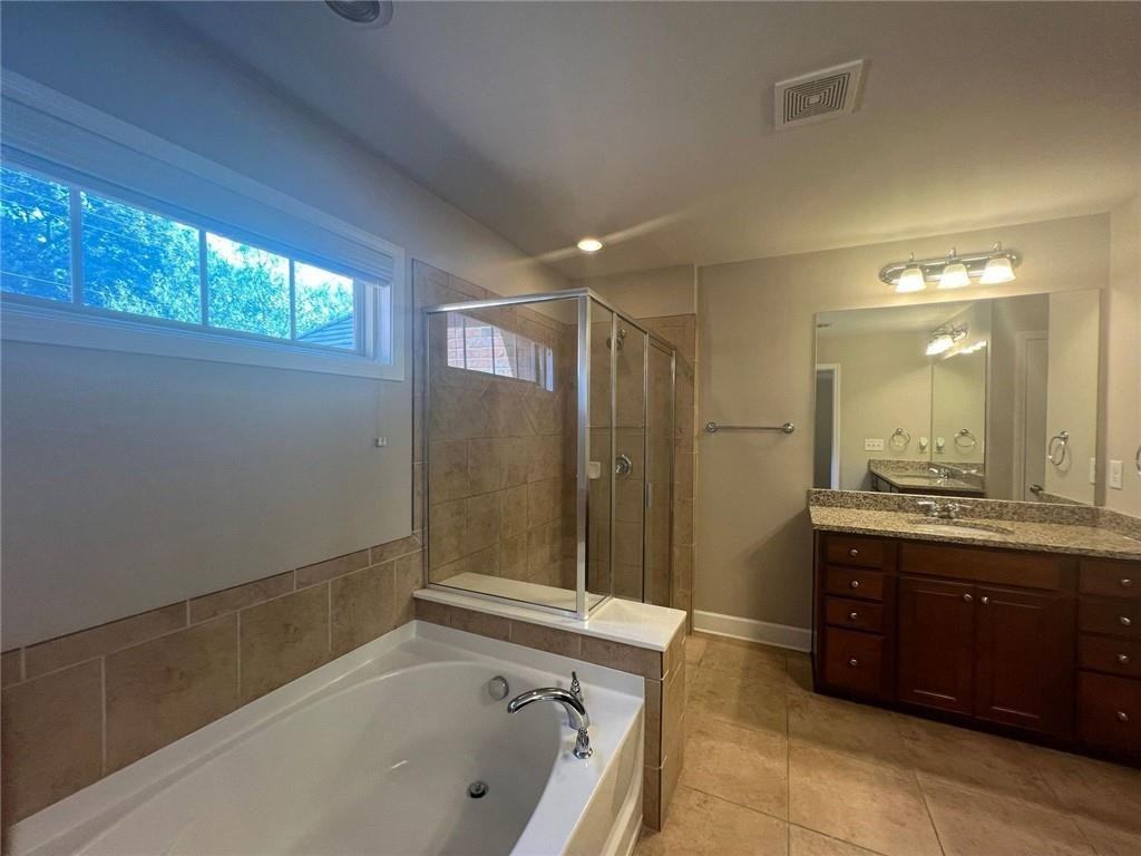 1654 Woodbridge Ln Ne #1 - Photo 2 of 10