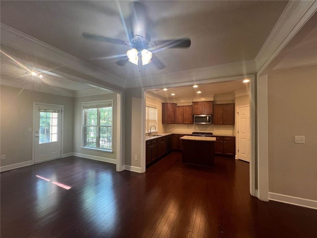 1654 Woodbridge Ln Ne #1 - Photo 5 of 10