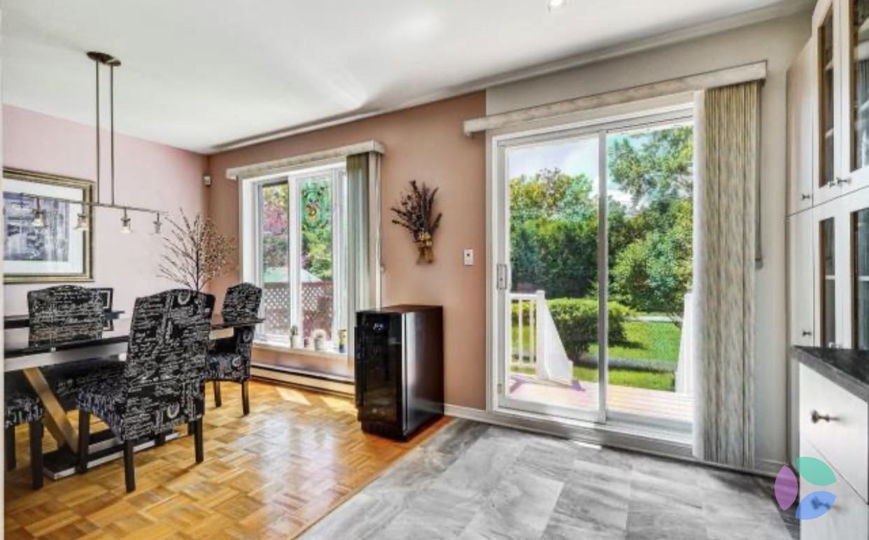 1133 Boulevard Roberval Est - Photo 3 of 13