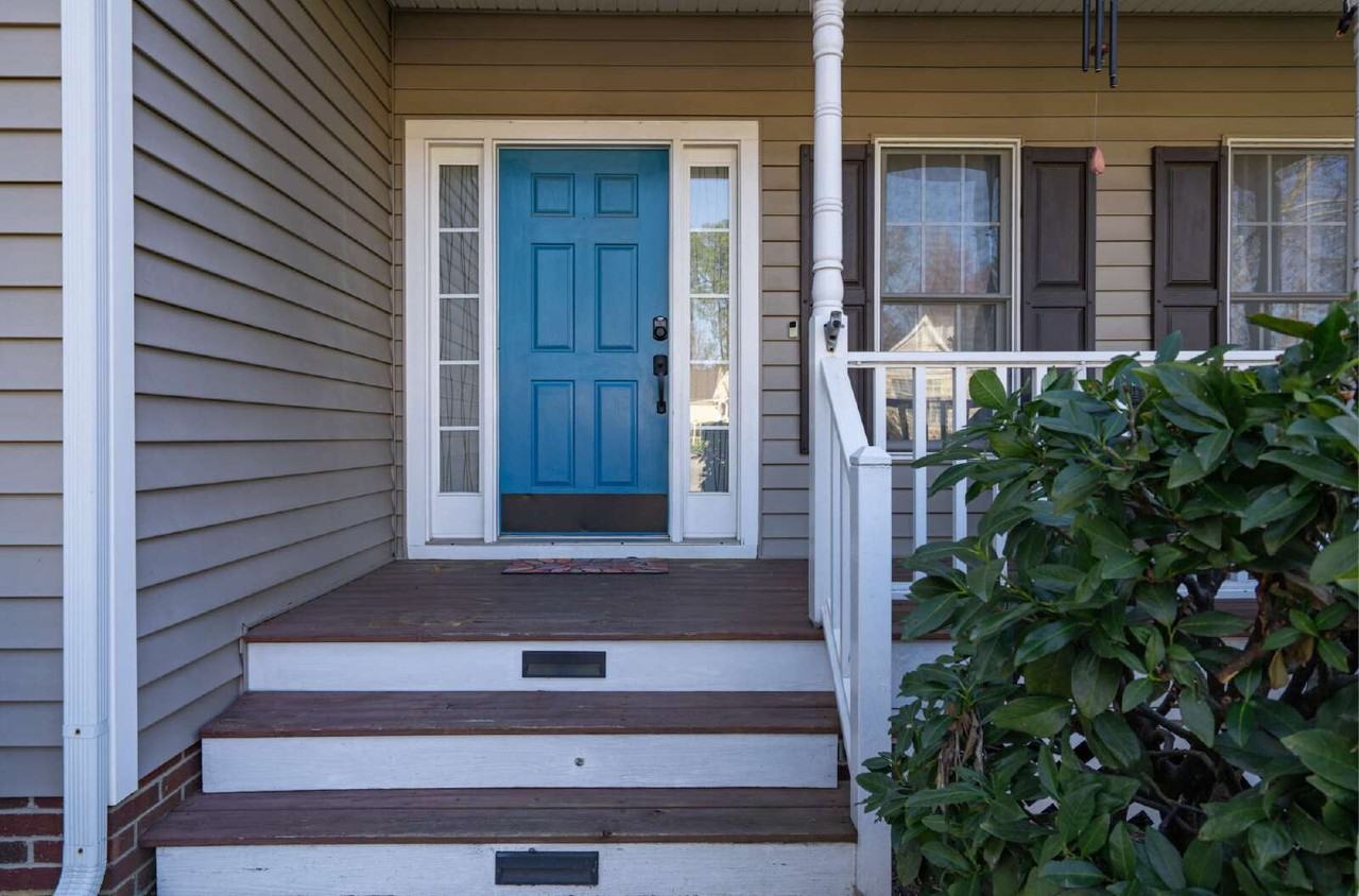 221 Wild Holly Ln - Photo 4 of 37