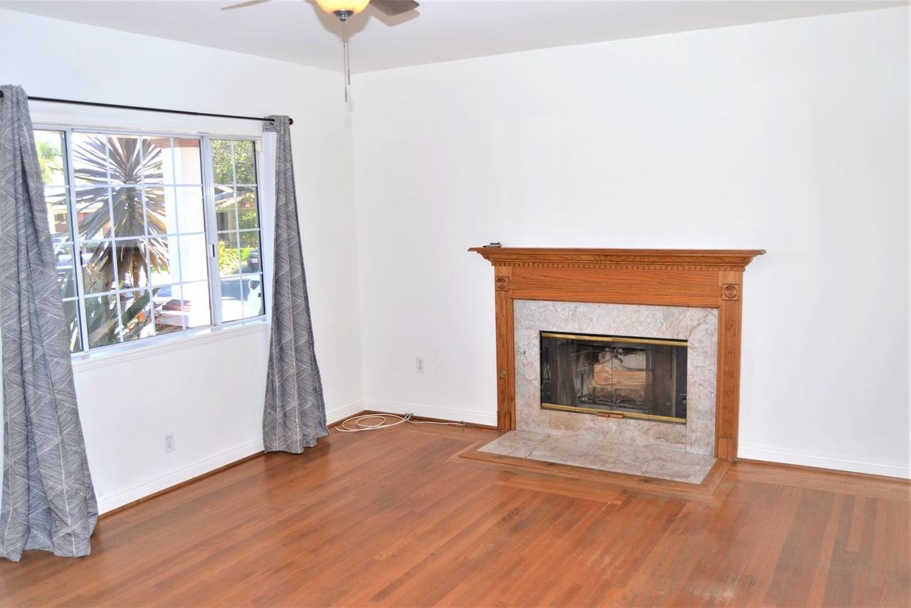 4322 E Vermont St - Photo 2 of 13