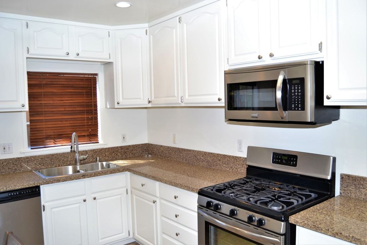 4322 E Vermont St - Photo 6 of 13