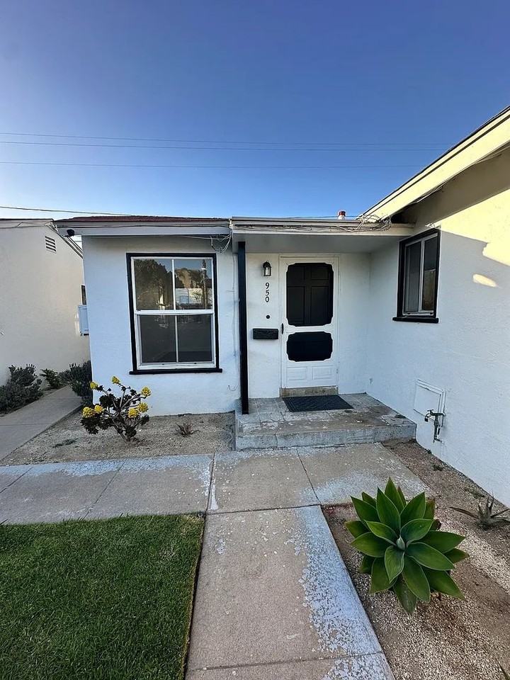 950 Felspar St - Photo 3 of 25