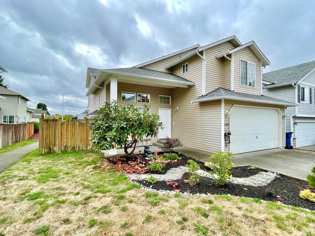 1304 175th Pl Sw - Photo 2 of 31