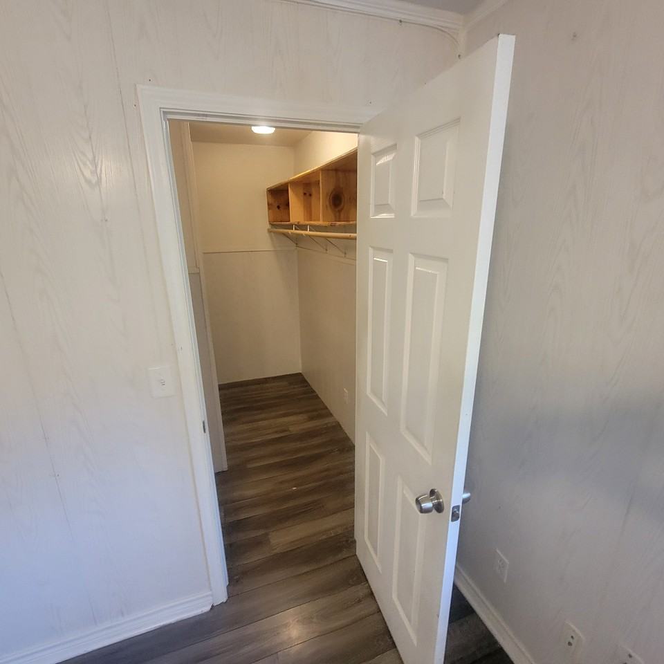 312 Mesquite St #NA - Photo 3 of 7