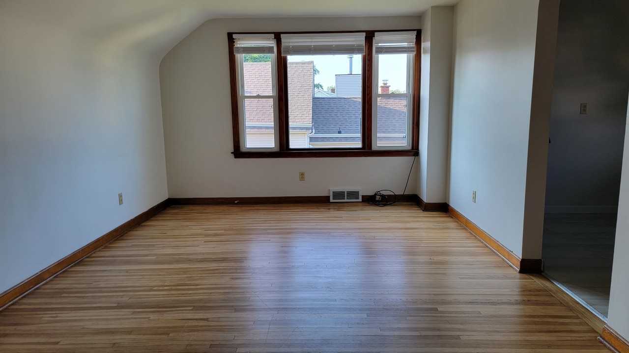 69 Mansion Ave - Photo 3 of 12