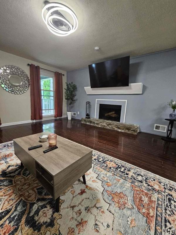 80 Juliana Dr - Photo 3 of 15